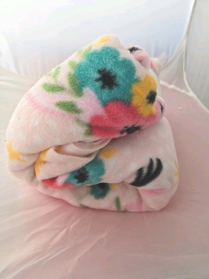 58" x 1.5 yard Lux Anti-pill Fleece Precut Unicorns Flowers DIY Blanket Craft - Image 4 of 4