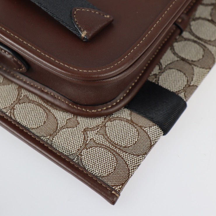 Excellent Condition Coach Multi Function Crossbod… - image 8