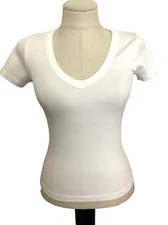 NO BOUNDARIES WHITE STRETCH SEAMLESS V-NECK RIB TEE SHORT SLEEVES Sz. Jr. S*