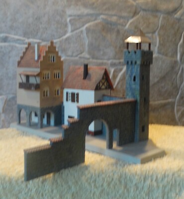 Faller     B-923   (Spur H0)   Stadtmauer - Zeile - fertig gebaut - Angebot 2
