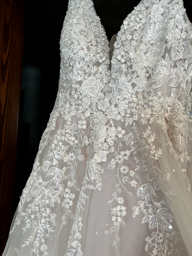 Gorgeous Martina Liana wedding dress, Style 1000 - worn once, only inside! - Picture 7 of 7