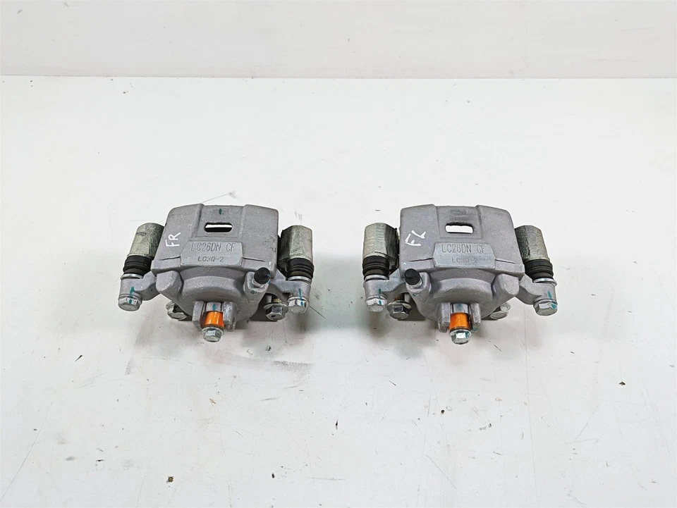 2021 CFMoto Zforce 500 Trail Front Brake Caliper Set 7020-081040-10000 Foto 2 de 4