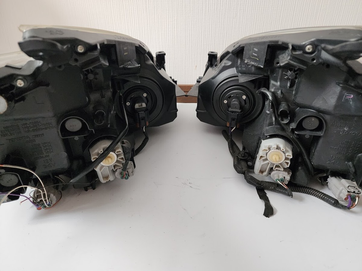 パーツ Toyota Prius 30 Series Headlights JDM Toyota Prius ZVW30 Headlight Lights Lamps set JDM | eBay