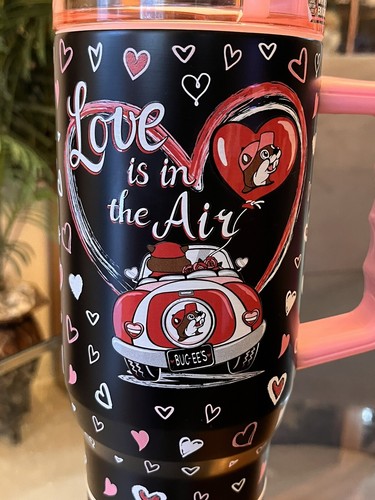 BUC-EE'S VALENTINES DAY Tumbler “LOVE IS IN THE AIR” Buc-ee’s New for 2025 40 oz - Picture 6 of 13