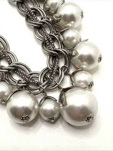 Floral Faux Pearl & Silver Tone Dangle Bead Bib Necklace 17" to 20" - Picture 9 of 10