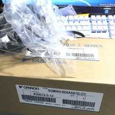 One New YASKAWA SGMAH-02AAA61D-OY SERVO MOTOR SGMAH02AAA61DOY Expedited Shipping