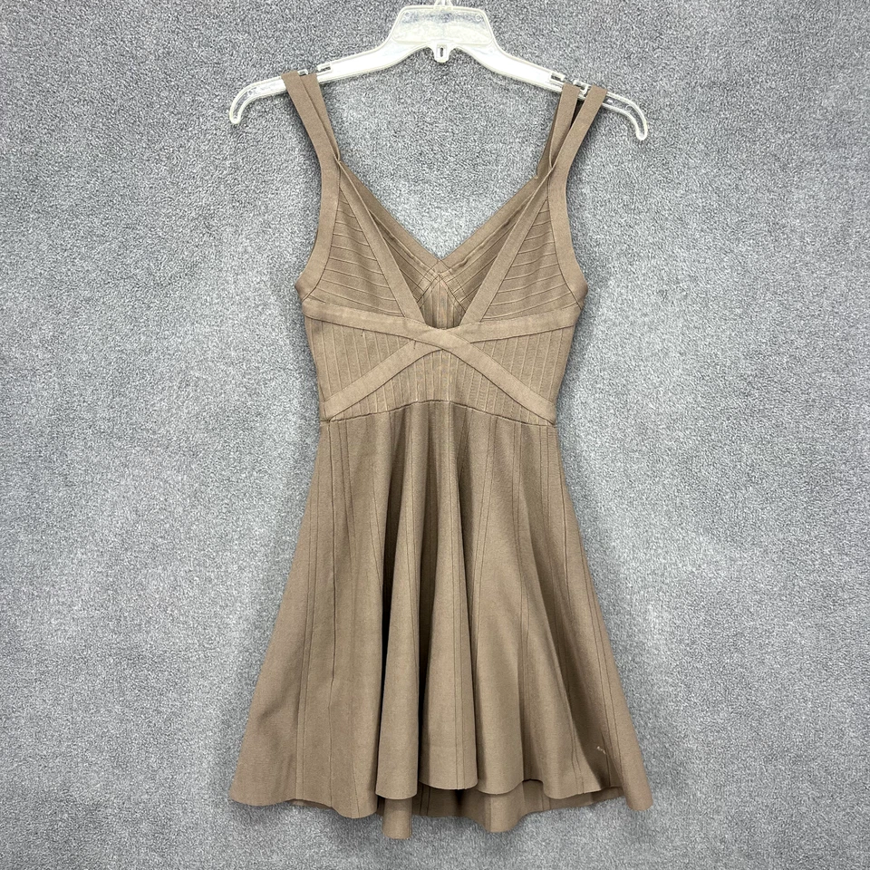 Vestido Guess Mujer Mediano Marrón Patinador Cóctel Elastizado Ajuste Acampanado Foto 2 de 4