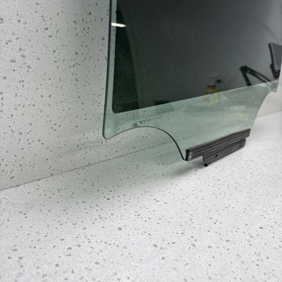 2009-2013 Toyota Corolla Rear Left Driver Side Door Window Glass Tinted OEM Foto 4 de 4