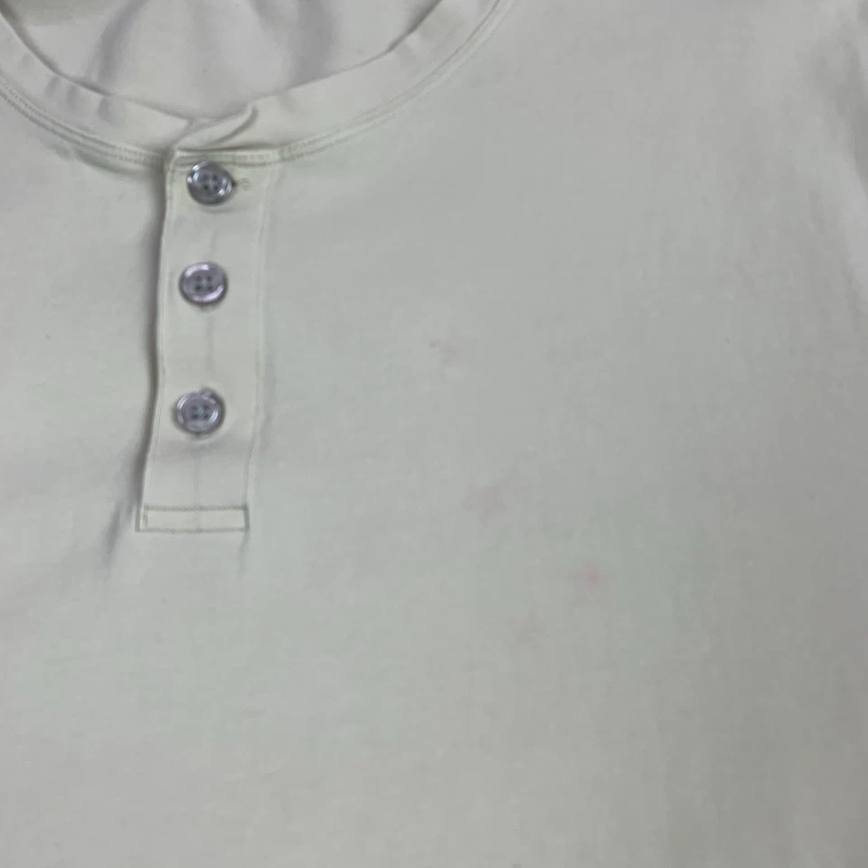 Vuori Ever Henley Shirt Men’s X Large XL V165 Short Sleeve - Image 4 of 4