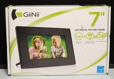 GiiNii GT701P1 7" Digital Picture Frame/Tested