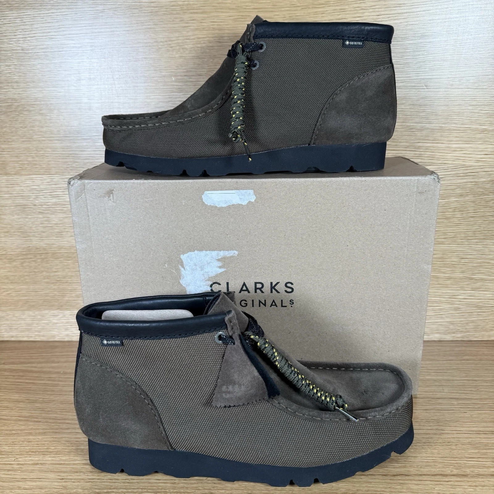 CLARKS Scarpe uomo Clark’s Originals (11 UK) WallabeeBT GTX GoreTex Vibram marrone scamosciato