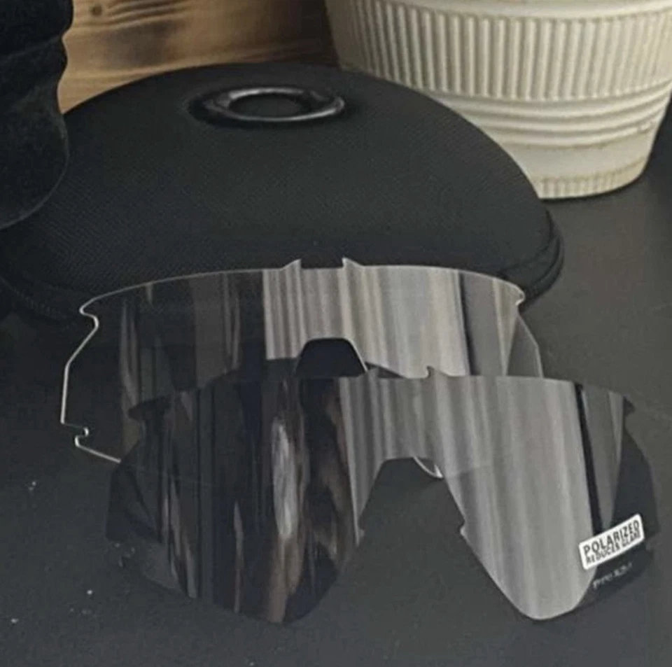 Clear And Gold Oakley Bxtr - Image 3 of 3