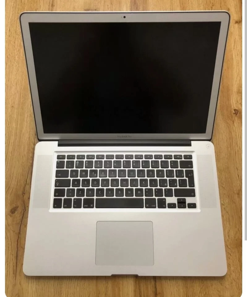 Apple MacBook Pro 15" 2011 · i7 · 8GB · 256GB