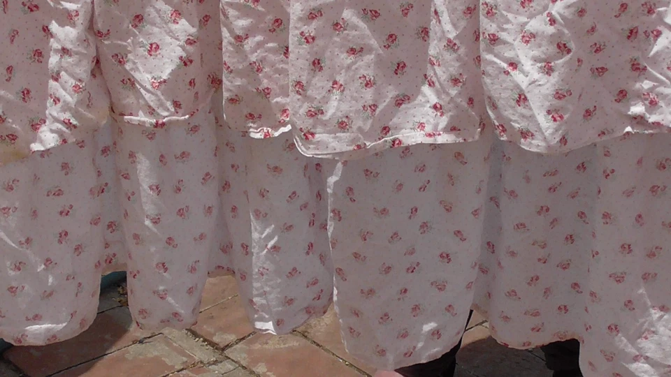 Vintage Pattern-Cotton Tiny Roses queen cottage core romantic designer bed skirt - Image 4 of 4