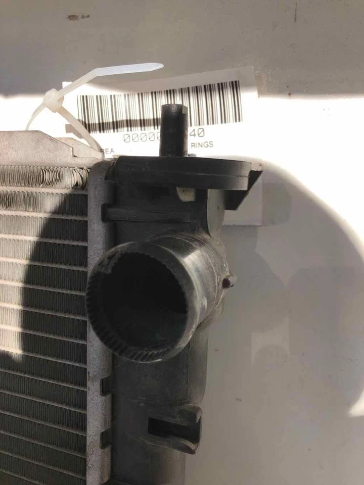 Nissan QUEST 1999-2002 3,3 L 6 cilindros motor radiador núcleo conjunto de refrigeración Foto 4 de 4