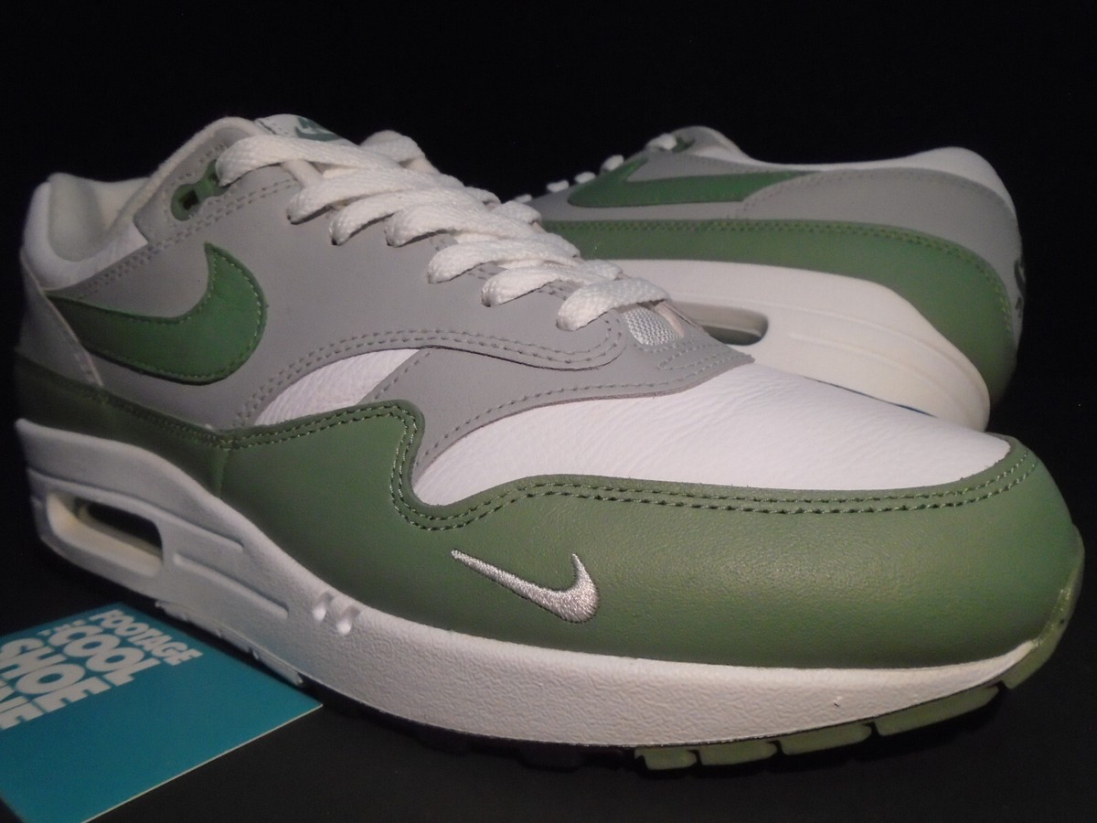 Sage Green Spiral Sage Air Max Plus NIKE AIR MAX PREMIUM WHITE