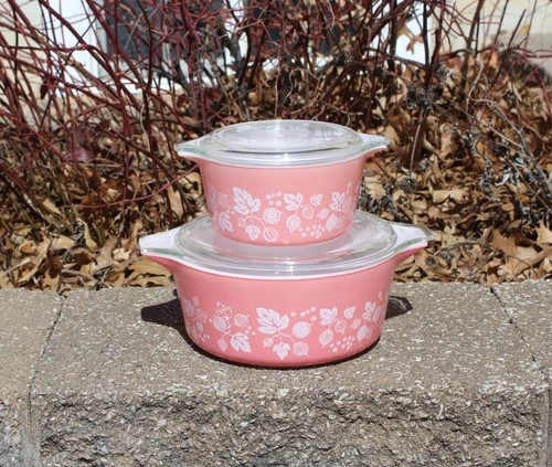 2 Vintage Pyrex Gooseberry Casserole Dishes 475-B 2 1/2 QT & 473-B 1 QT w/Lids