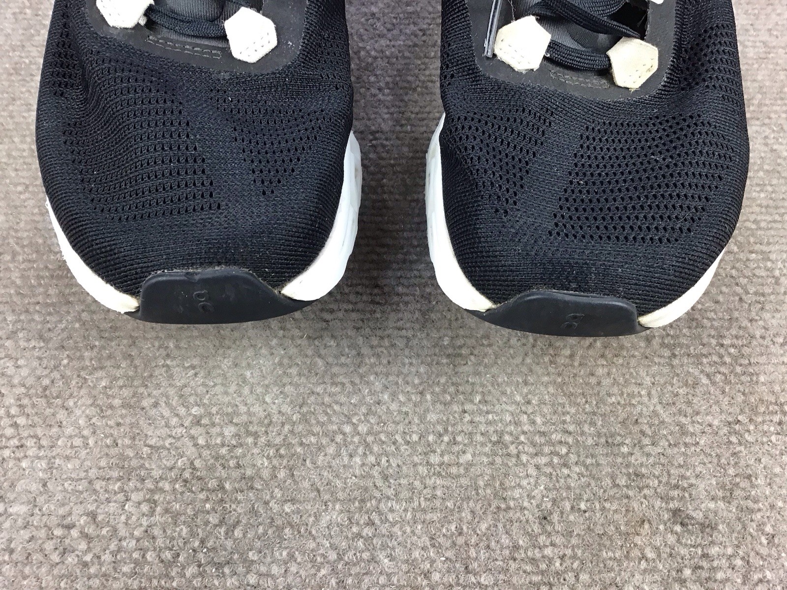 On Cloud Cloudstratus Sneakers Men's Sz US 9.5 Cloudtec Helion Athletic Shoes