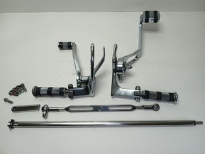 Harley-Davidson 02 Dyna Wide CVO FXDWG3Forward Controls & Footpegs Billet Chrome