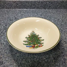 Cuthbertson Original Christmas Tree 9" Round Vegetable Bowl England RETIRED
