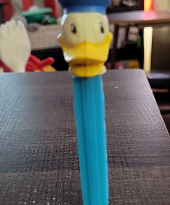 Disney Donald Duck Pez Dispenser Blue Stem Made in Hong Kong