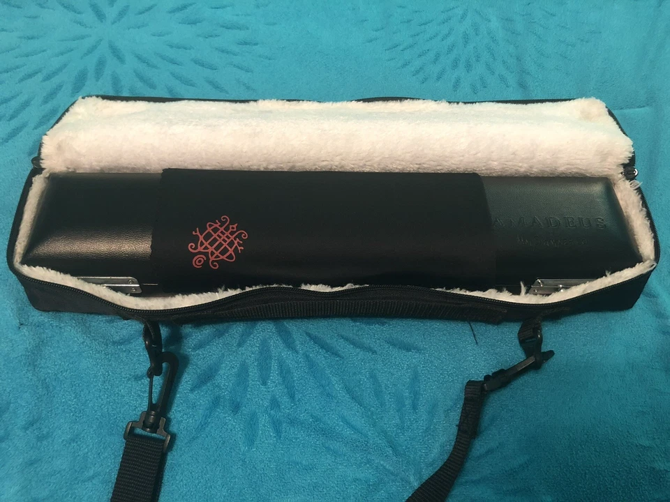 Wm. S Haynes Amadeus AF700 Open Hole Flute (Full Sterling Silver) - Image 3 of 4