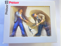 Preiser 45007 1:22,5 Lgb; 2 Gleisbauarbeiter Mit Pickel Bzw. Gabel , Neu & Ovp