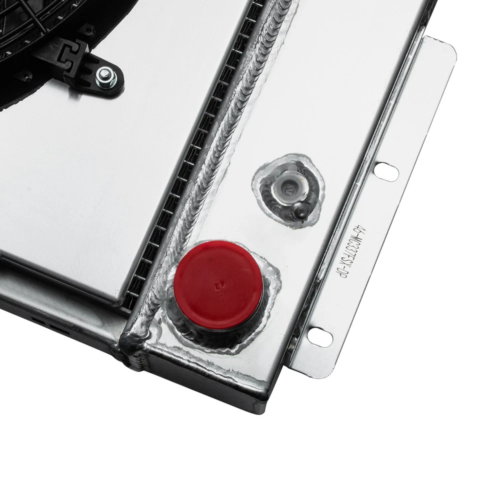 4-Row Aluminum Radiator+Shroud Fan For 67-69 Chevy Camaro Pontiac Firebird Foto 4 de 4