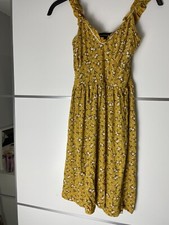 BNWOT-PrettY little thing Mustard Yellow V CUT Floral Shift Dress Size 8
