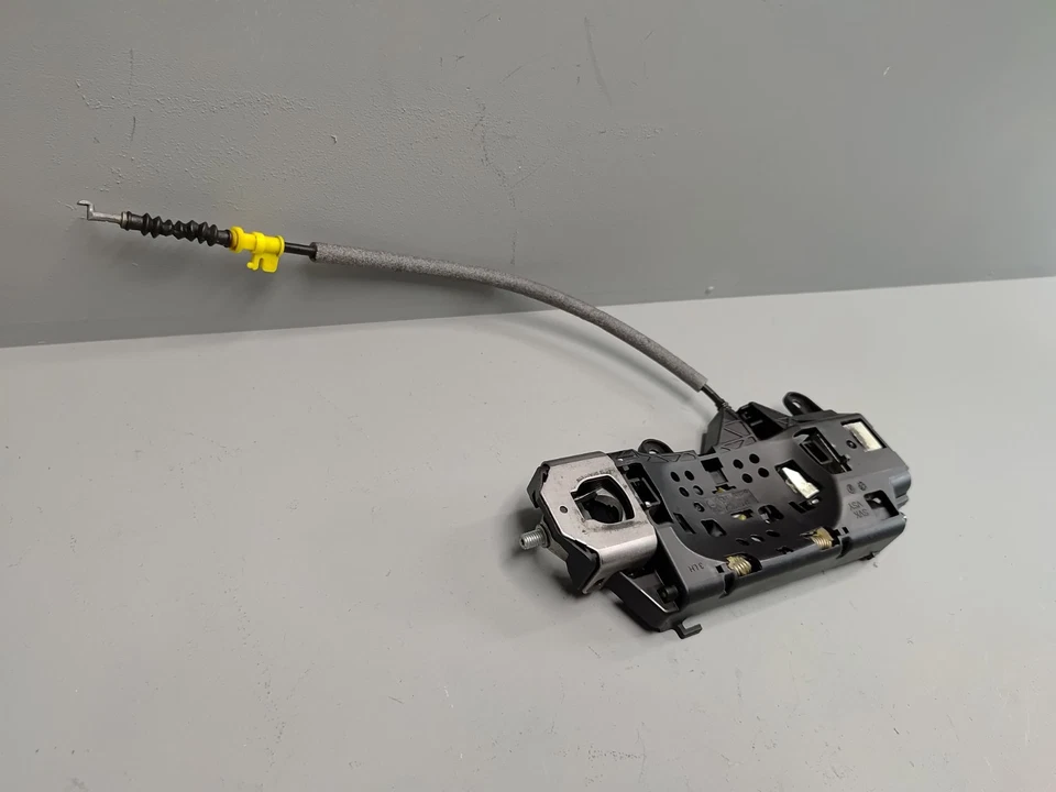 Оригинальный кронштейн для основания ручки передней или задней водительской двери для Audi A5 Quattro 2018-2024 годов выпуска - Изображение 3 из 4