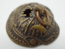 Japanisches Messing Netsuke Original Sagemono Kabuto Samurai Helm Design 0228F26