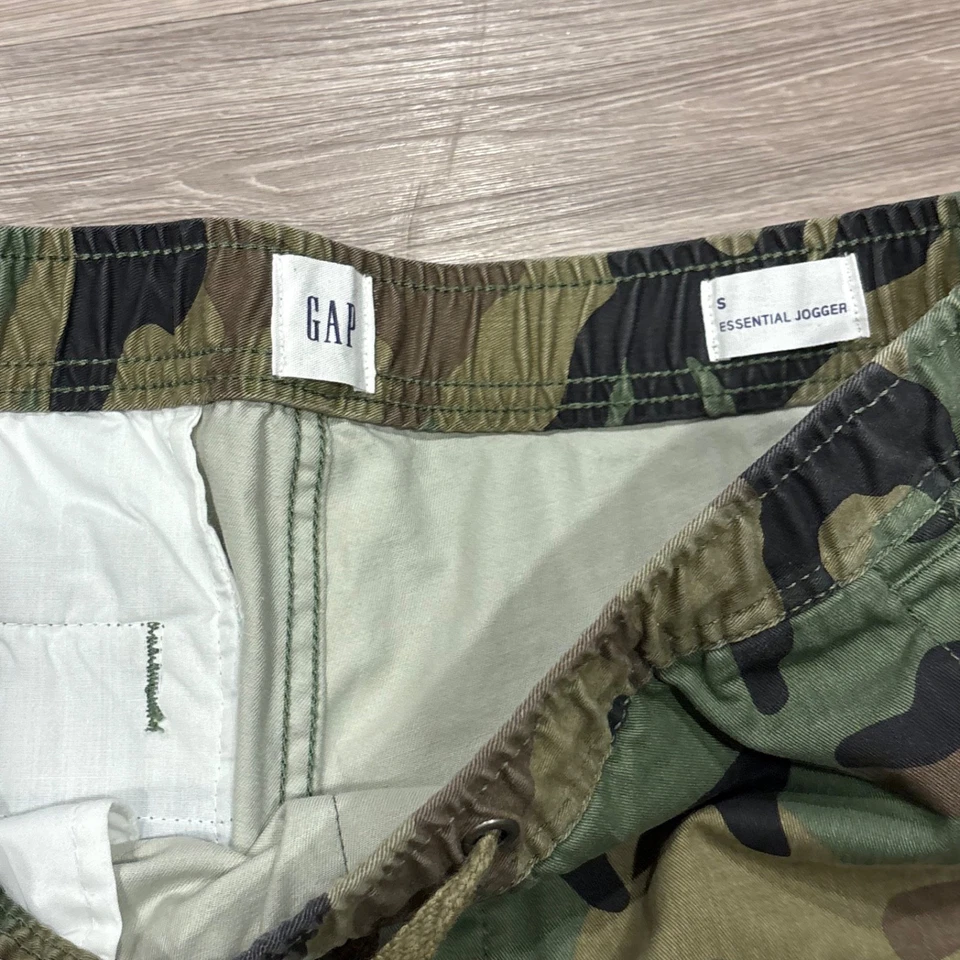 GAP Men's Essential Jogger Pant Camo size small men adult cargo - Image 4 of 4