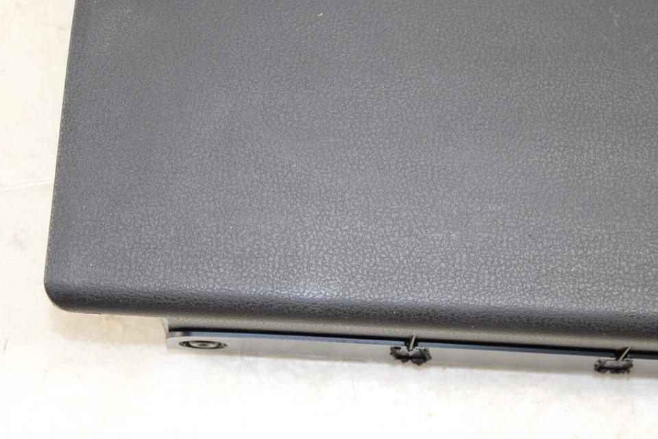 Nissan 370z 2009-2020 compartimento de almacenamiento trasero derecho 799521EA0A OEM GB88 Foto 2 de 4