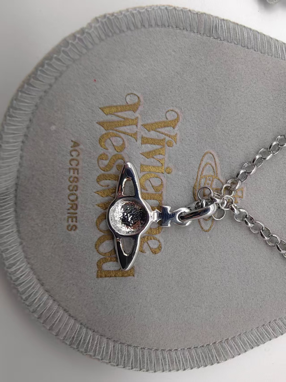 vivienne westwood necklace N2169