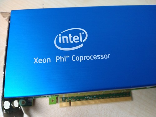Intel Xeon Phi Coprocessor -Form Factor: PCle x16 - Clock Speed: 1.1-1.2 GHz - Photo 10/13