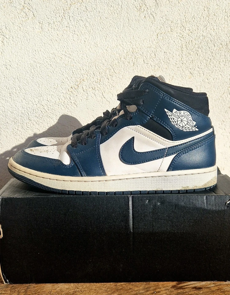 Nike Air Jordan 1 High, foto 1 di 5