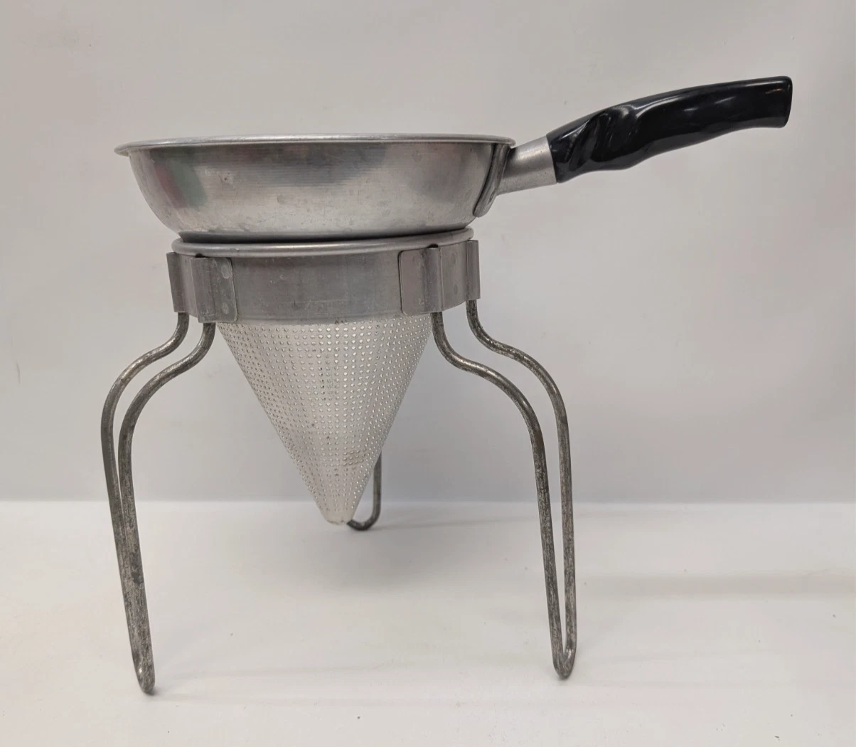 Vintage No. 475 Wear Ever Cone Sieve Strainer Colander w Stand No Pestle Set