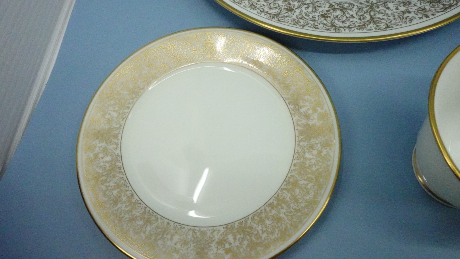 Elegant Oxford Georgian Court China Five Piece Place Setting