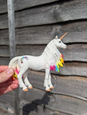   Schleich Bayala Regenbogen Einhorn Stute - Glitzer & Schmuck