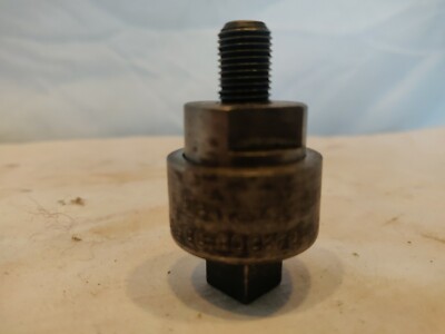 GREENLEE 1/2'' Round Conduit Knockout Punch AV121 Av122