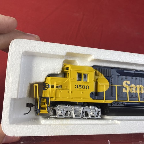 Bachmann HO Scale SantaFe GP40 Diesel #3500 W/Original Box & Manual (Item 63502) - Picture 5 of 14