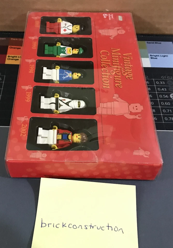 LEGO 852769 Vintage Minifigure Collection Number 5 - New and Factory Sealed! - Image 4 of 4