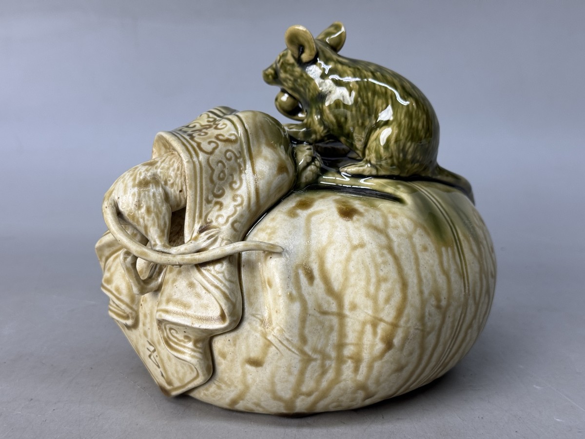 Y8759 OKIMONO Kiseto-ware Treasure bag Mouse figurine signed