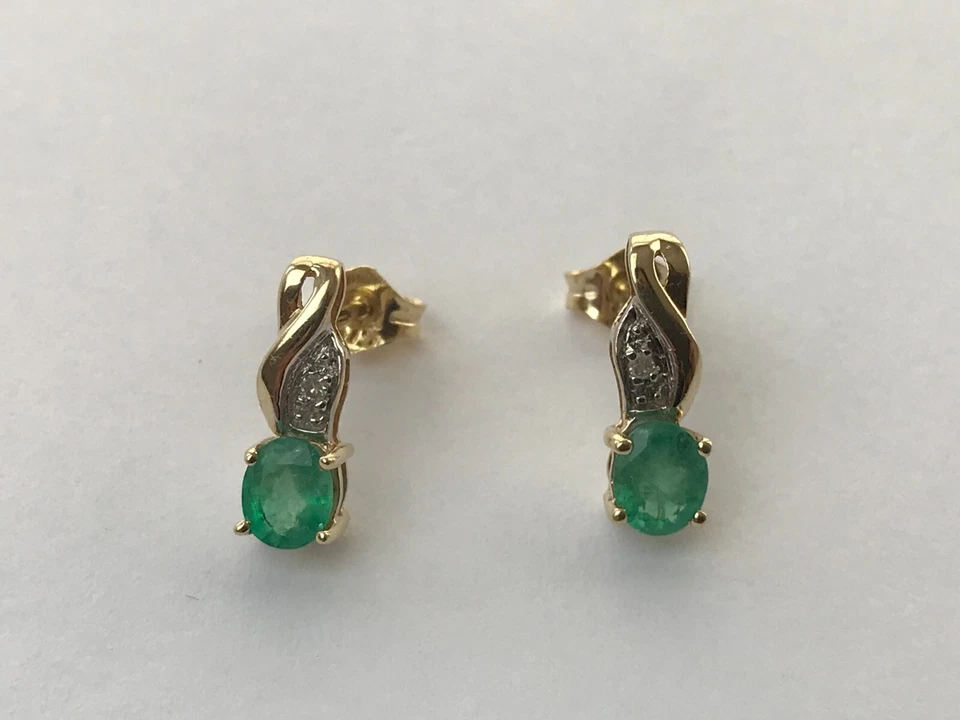 0.70ct Emerald and Diamond Earrings 9ct Gold Emerald Diamond Stud Earrings - Image 2 of 4
