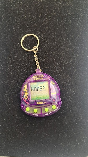 Vintage Giga Pets Digital Doggie by Tiger Working with Batteries 1997