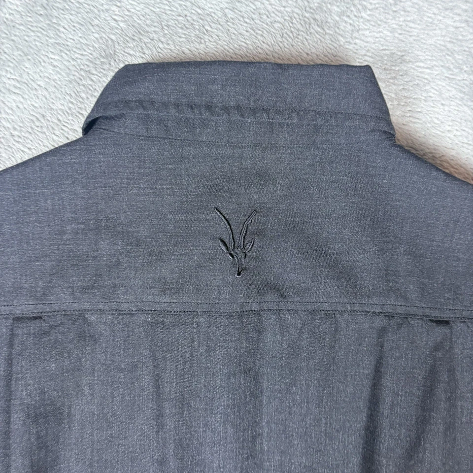 Camisa negra de manga corta con botones pequeña Ibex para hombre DEFECTUOSA Foto 3 de 4