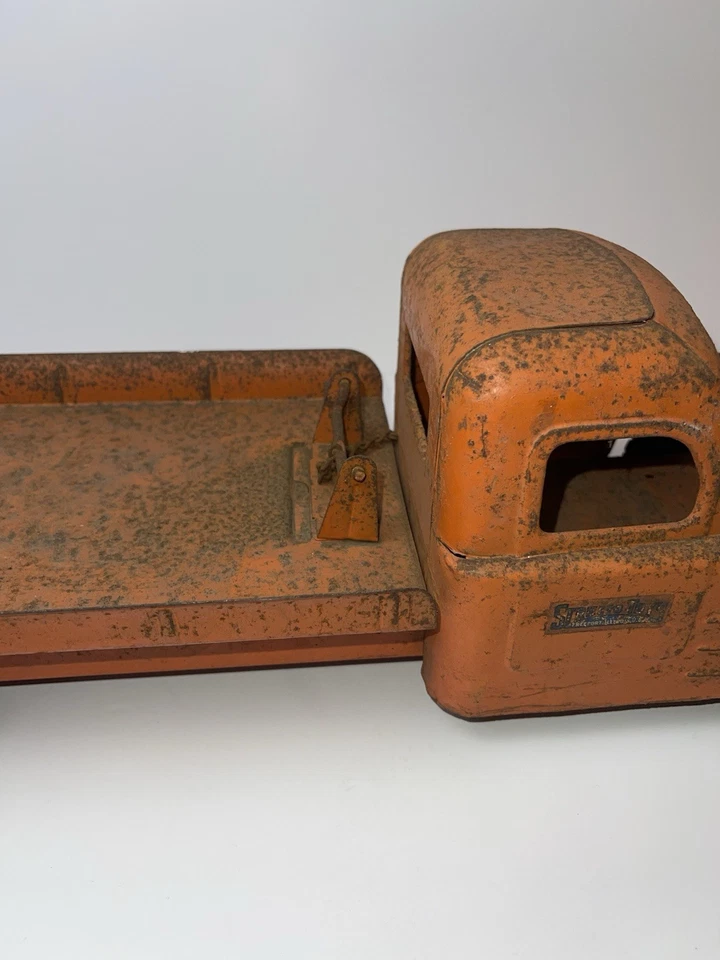Structo Flatbed Tow Truck Wrecker Pressed Steel Orange 1950s Restoration Parts - Image 4 of 4