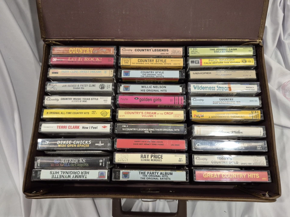 30 X Lot Of Vintage Casette Tapes Mixed Genre Of Oldies, Country Classics W/Case - Image 2 of 4