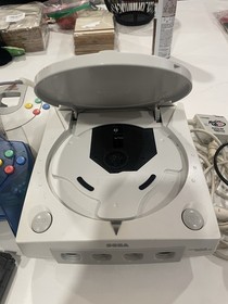 SEGA Dreamcast Launch Edition Home Console - White Bundle