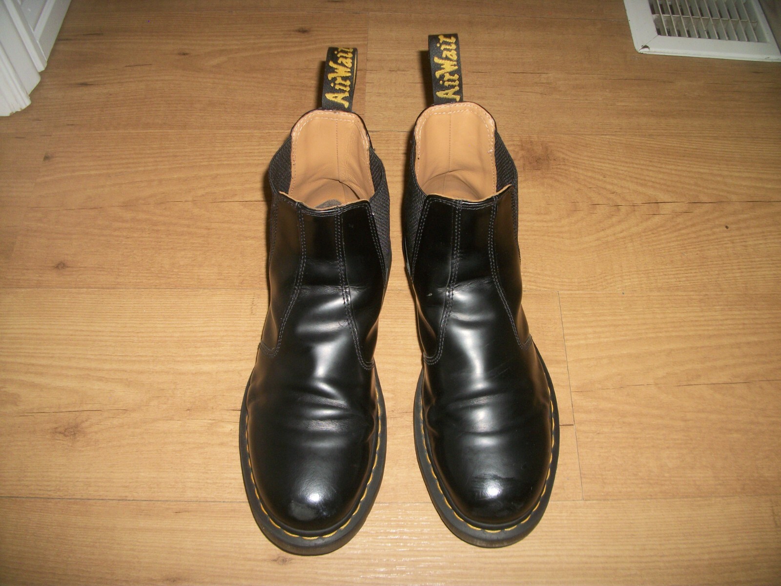 pull on doc martens boots